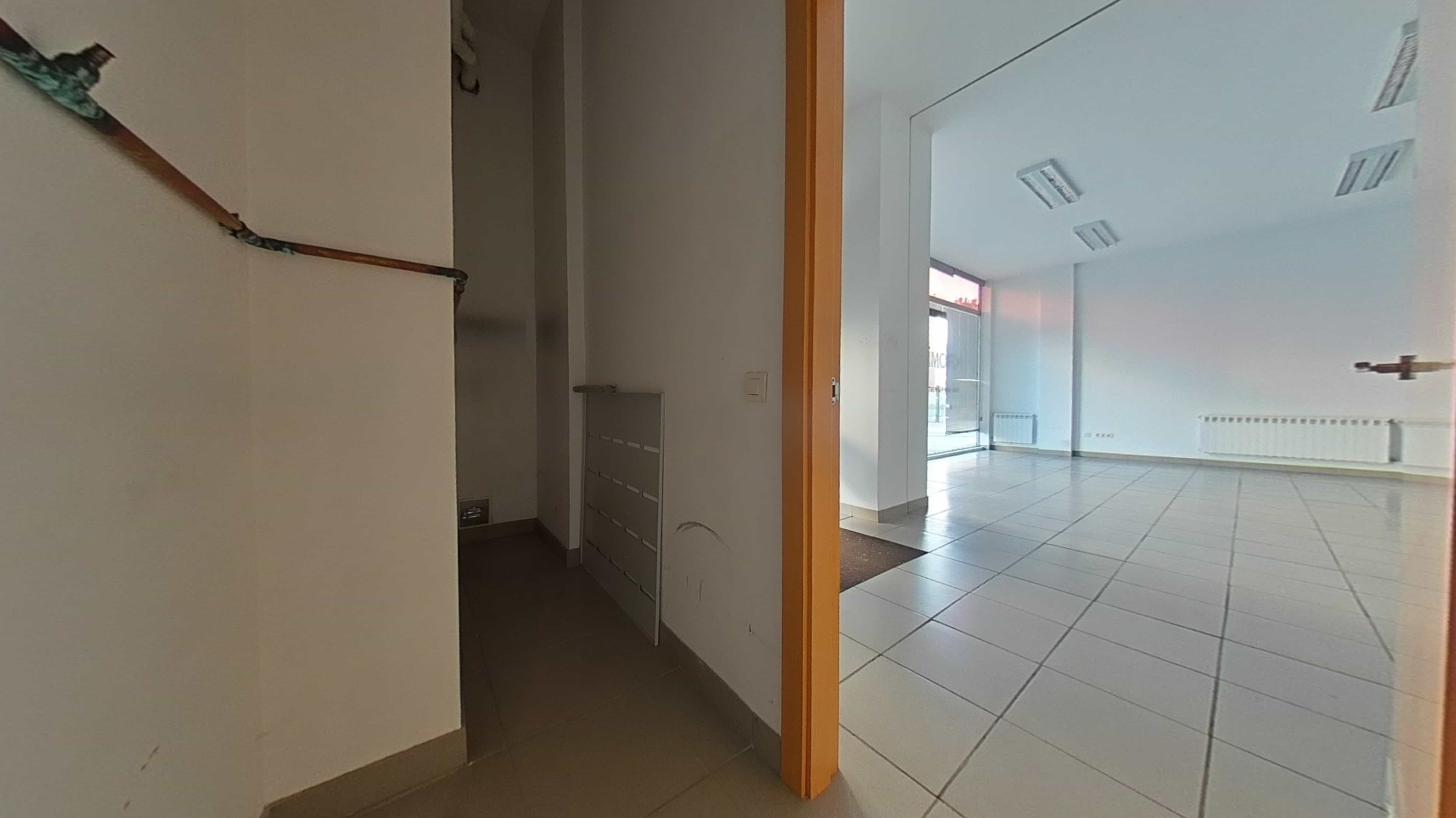 Locaux commerciaux à vendre à calle Miren Martinez Saez del Burgo