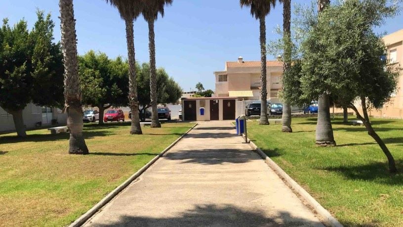 Chalet adosado en venta en calle Doña Rodriguez