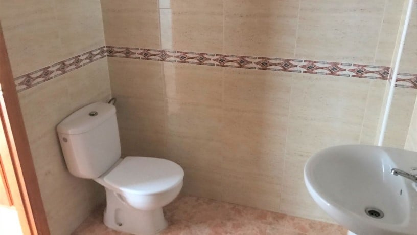 Chalet adosado en venta en calle Doña Rodriguez