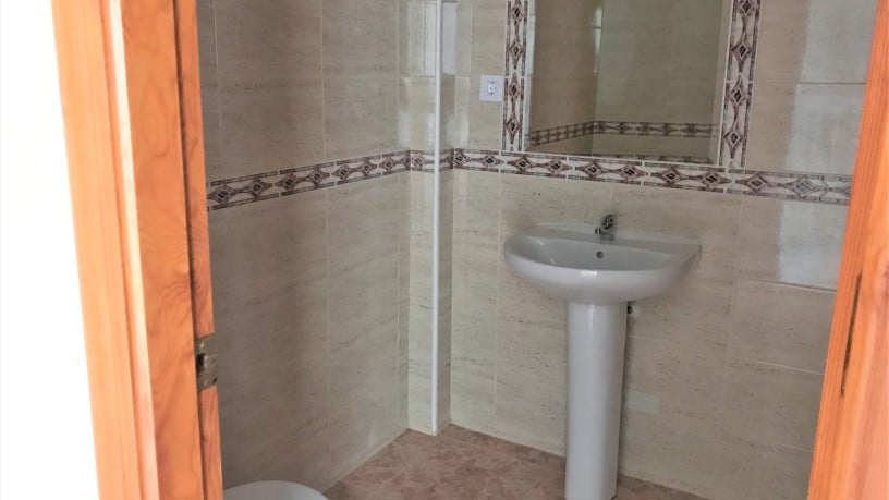 Chalet adosado en venta en calle Doña Rodriguez
