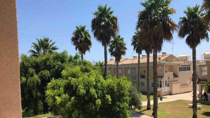 Chalet adosado en venta en calle Doña Rodriguez