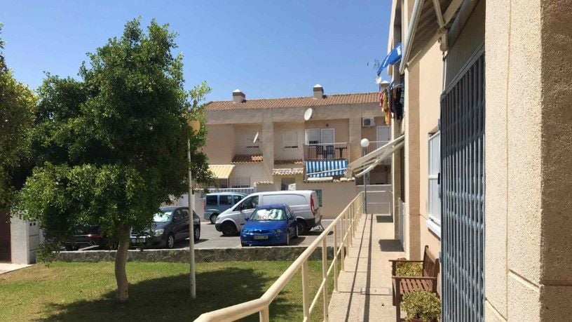 Chalet adosado en venta en calle Doña Rodriguez