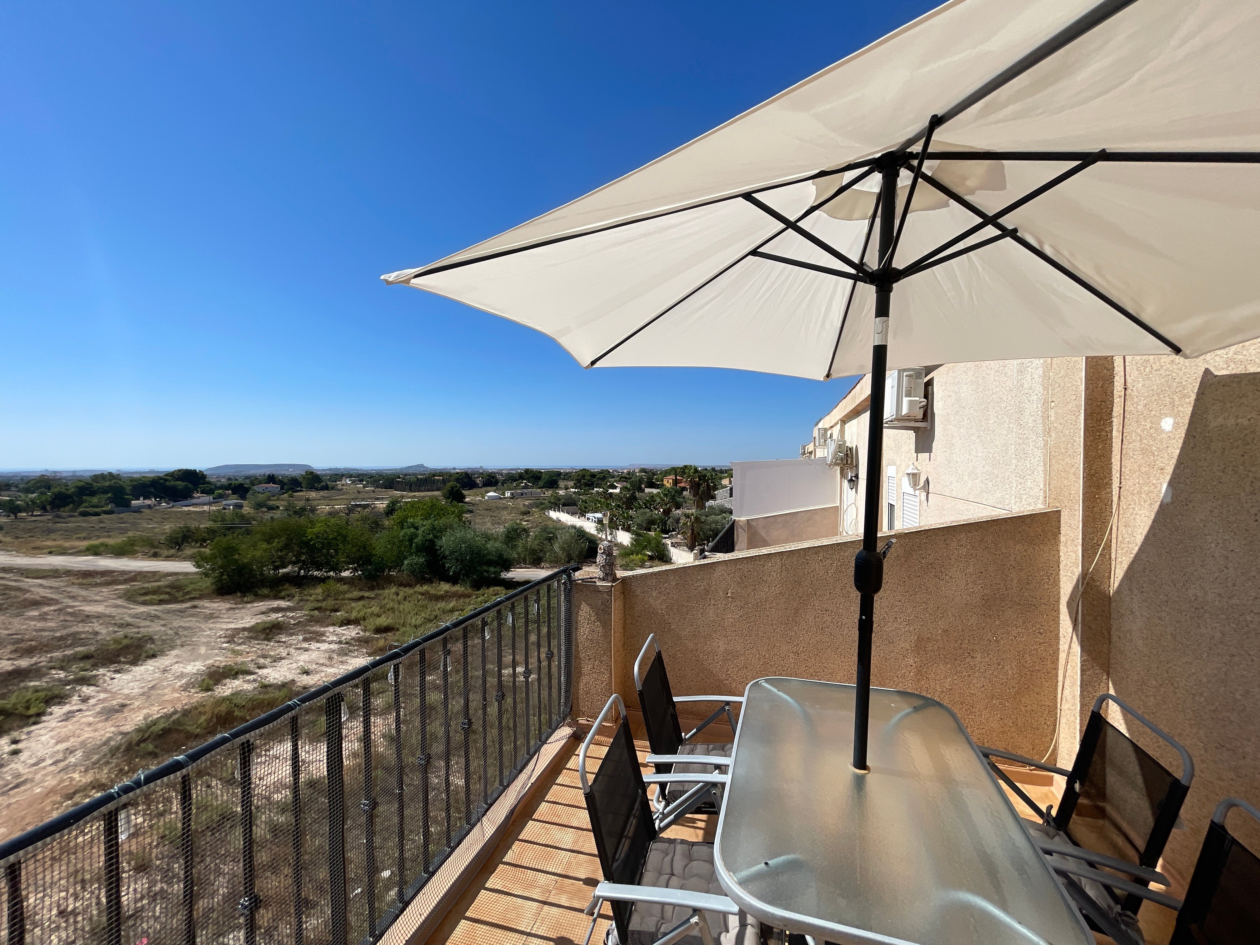 Chalet adosado en venta en calle Calle la Carrasqueta