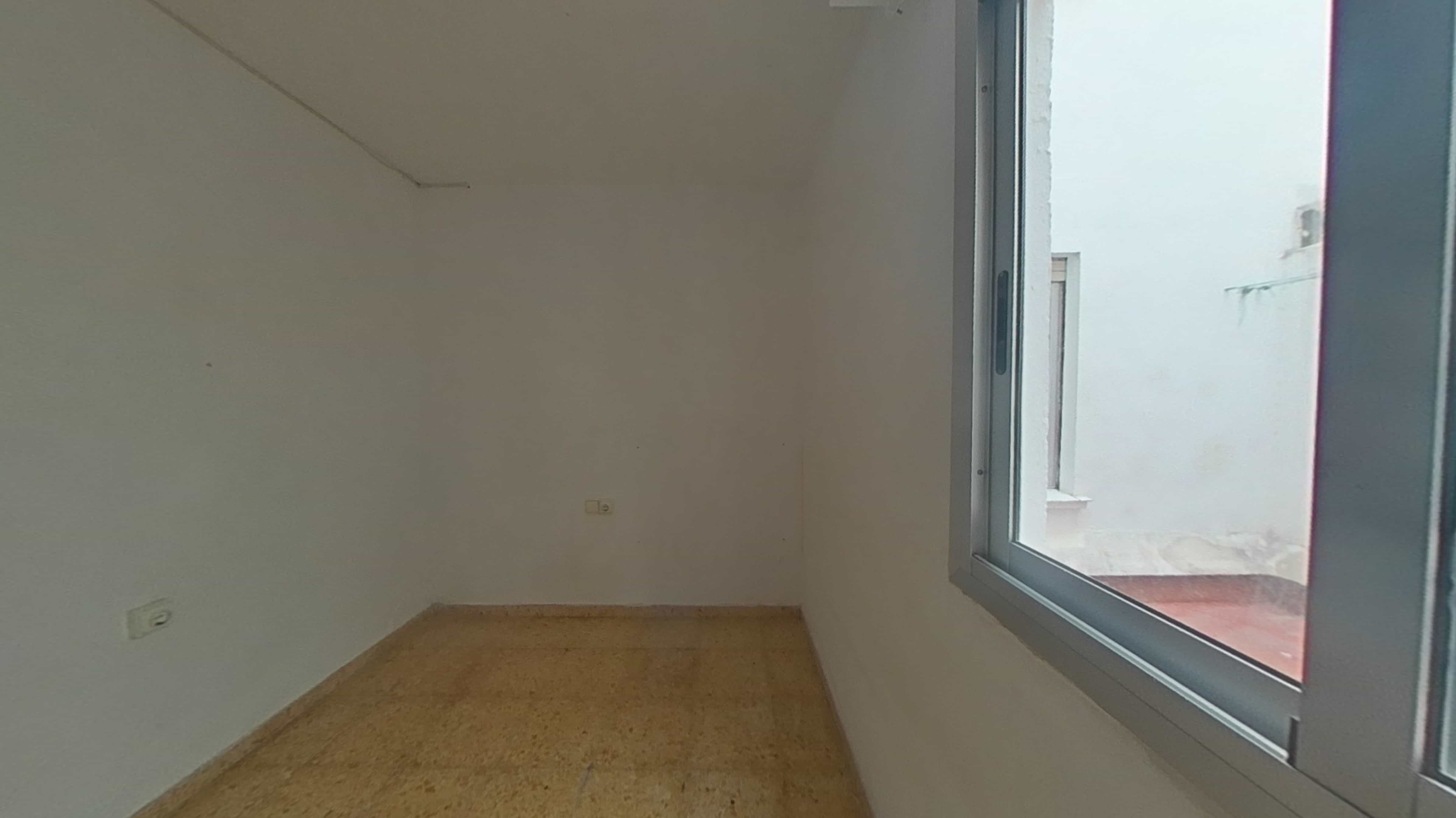 Flat for sale in calle Pedro Cabanes