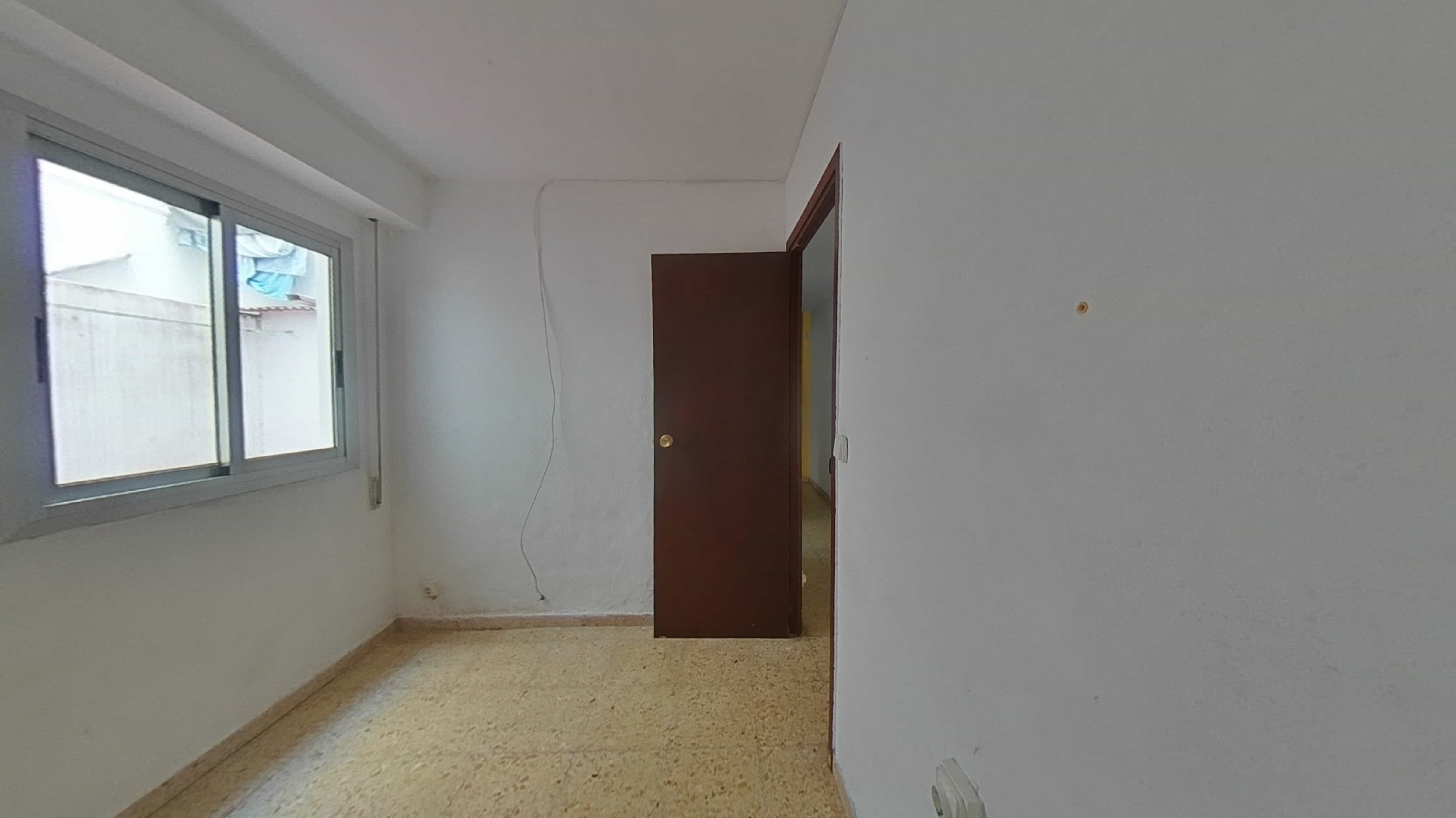 Flat for sale in calle Pedro Cabanes