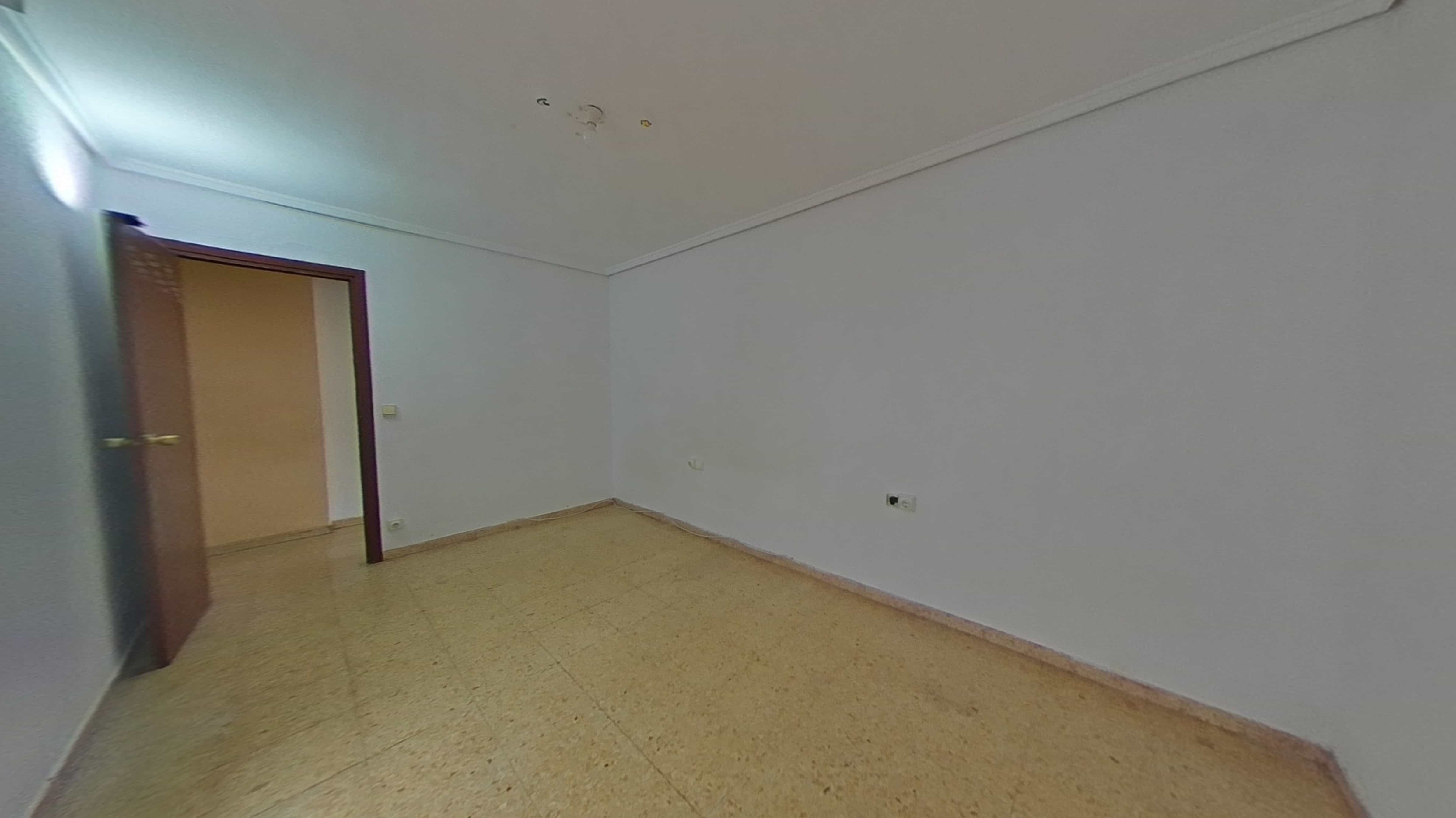 Flat for sale in calle Pedro Cabanes