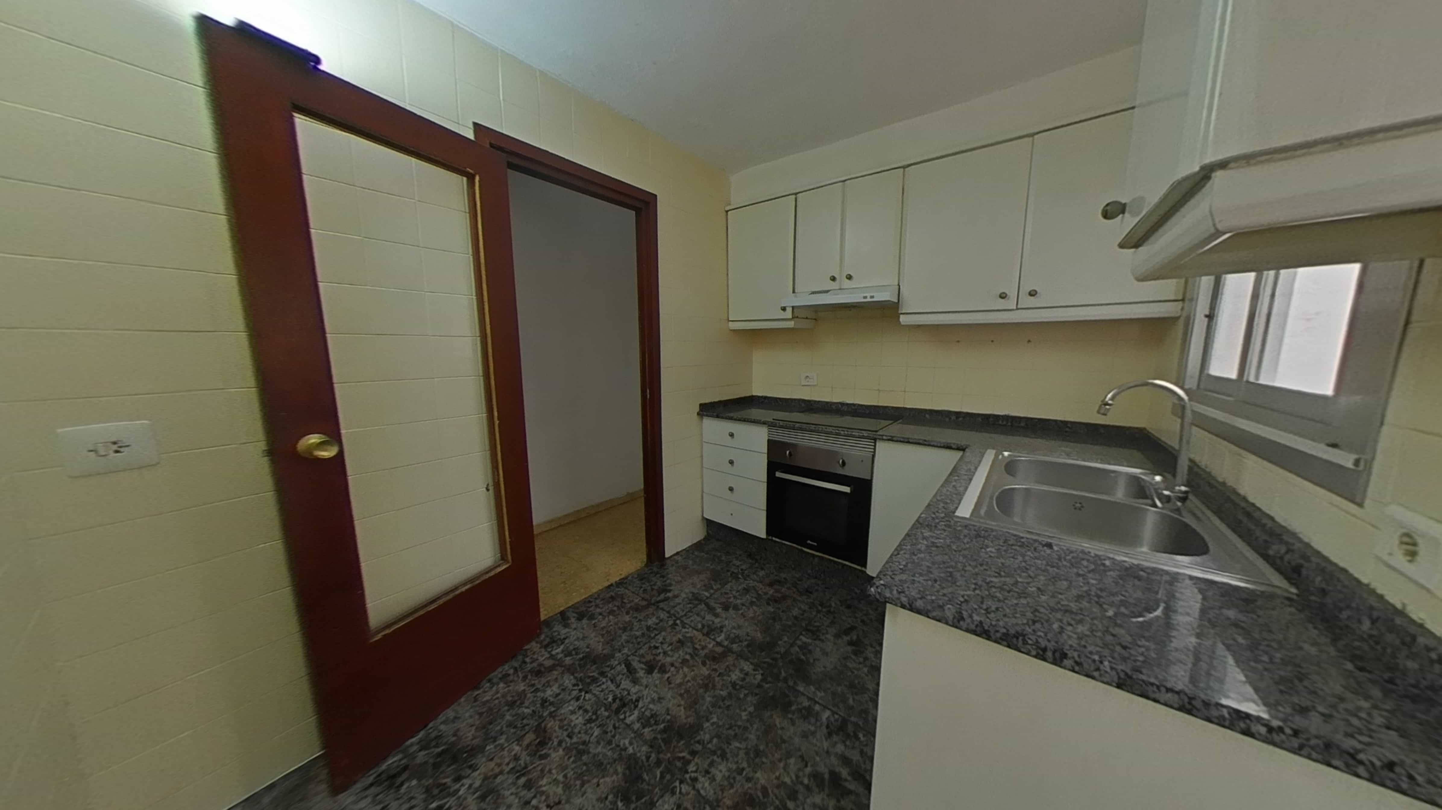 Flat for sale in calle Pedro Cabanes