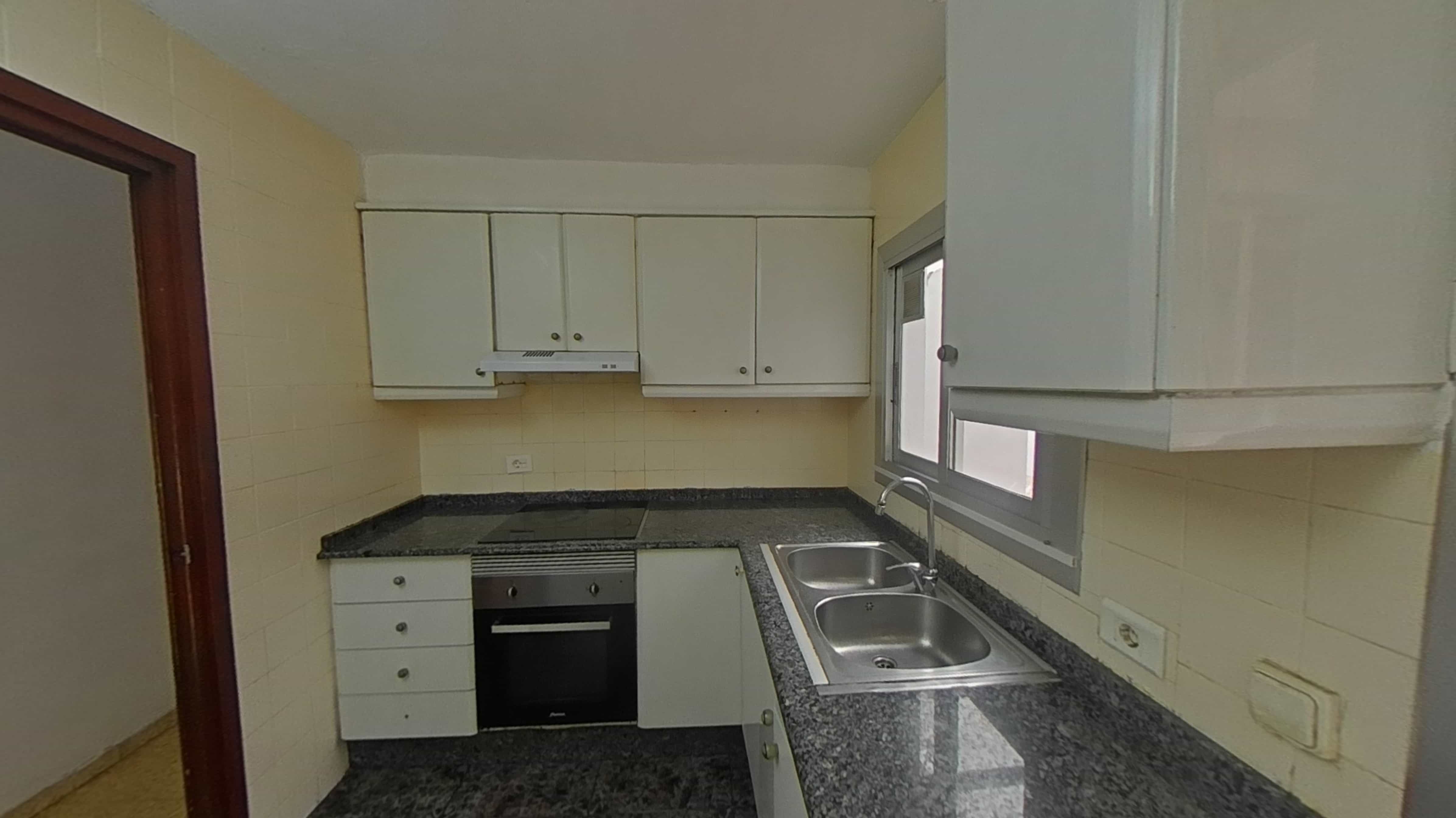Flat for sale in calle Pedro Cabanes