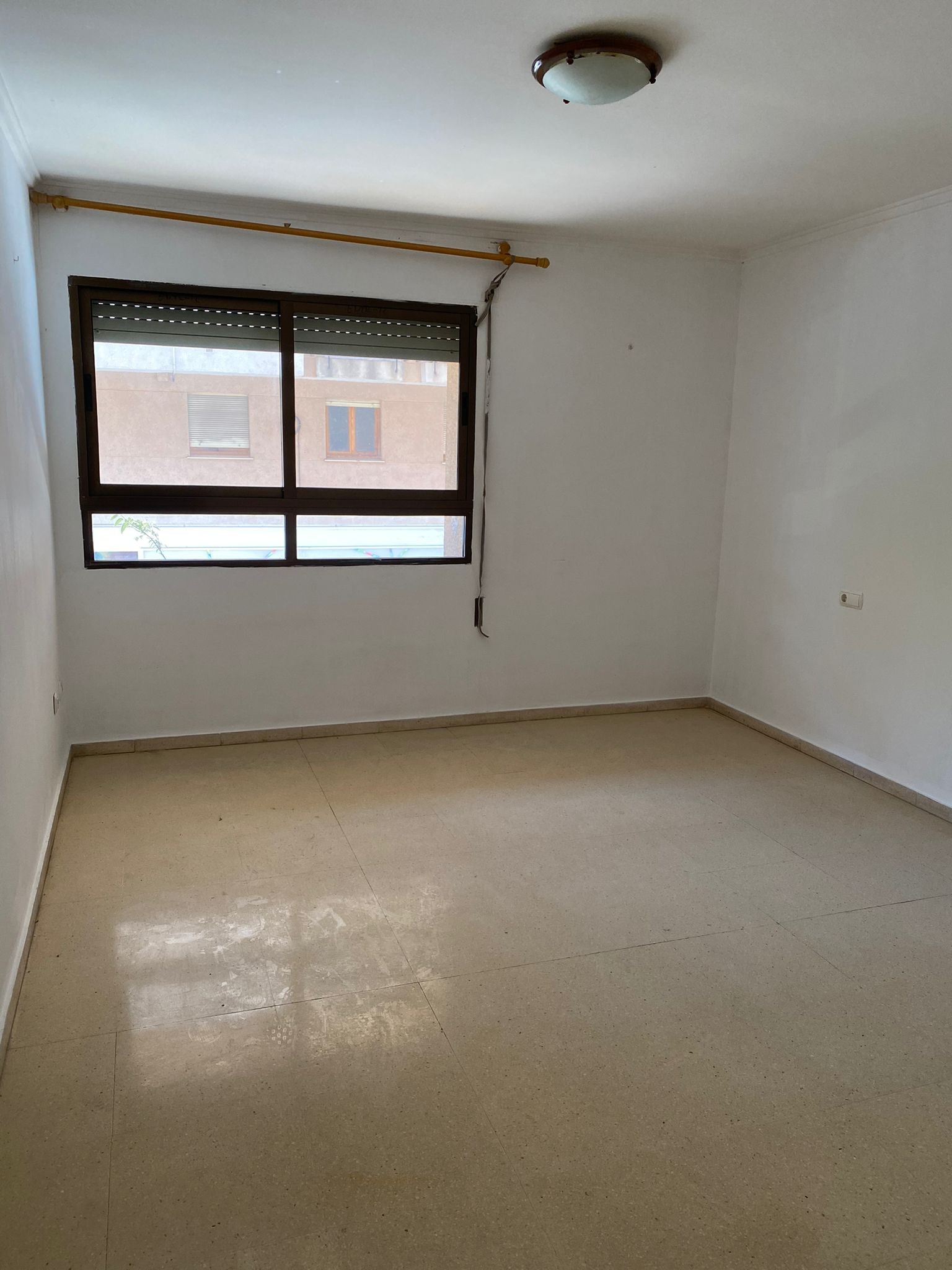 Flat for sale in calle Nou D'octubre - Esquina C/joanot Martorell