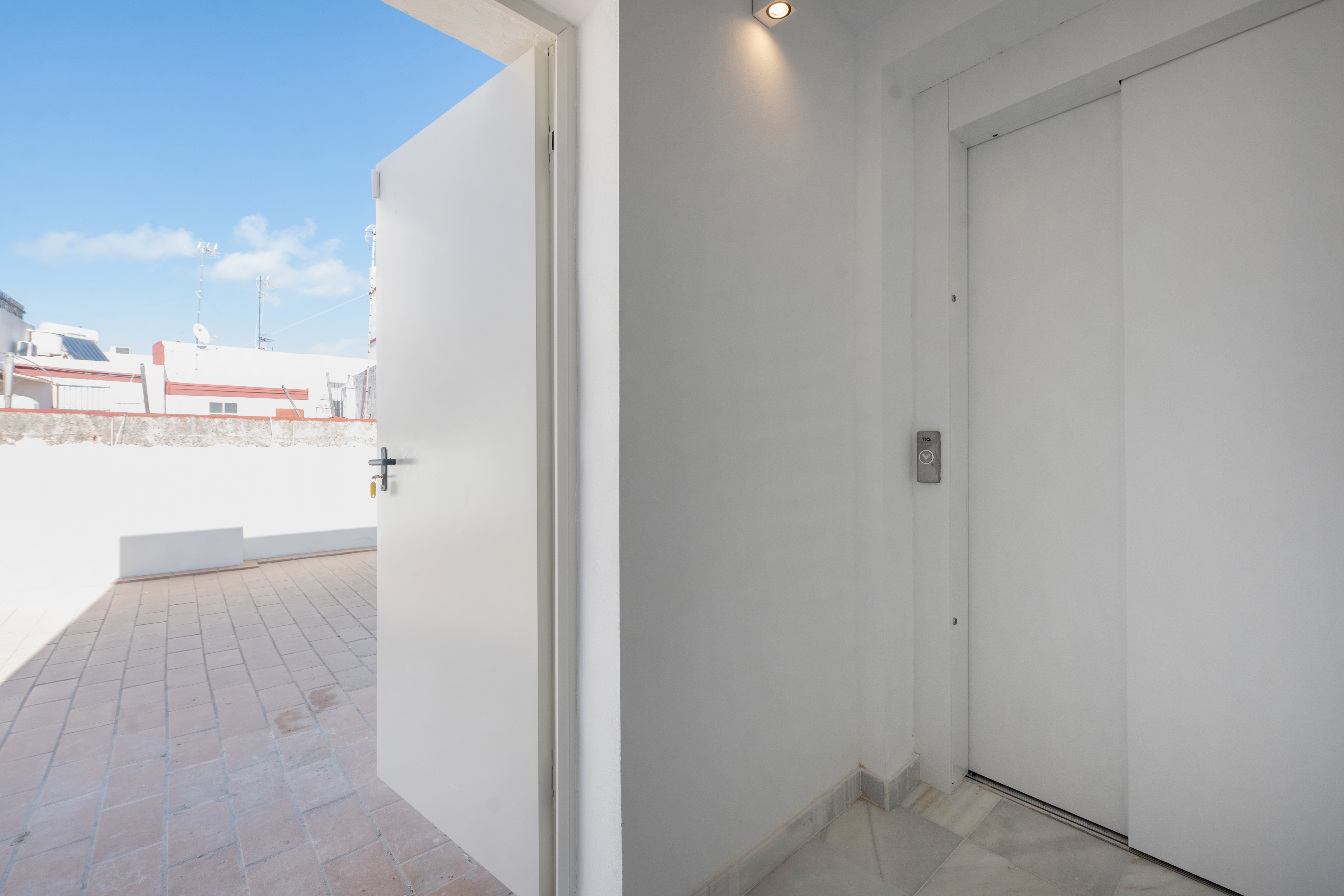 Promoción de obra nueva, Rafael de la Viesca, Cádiz