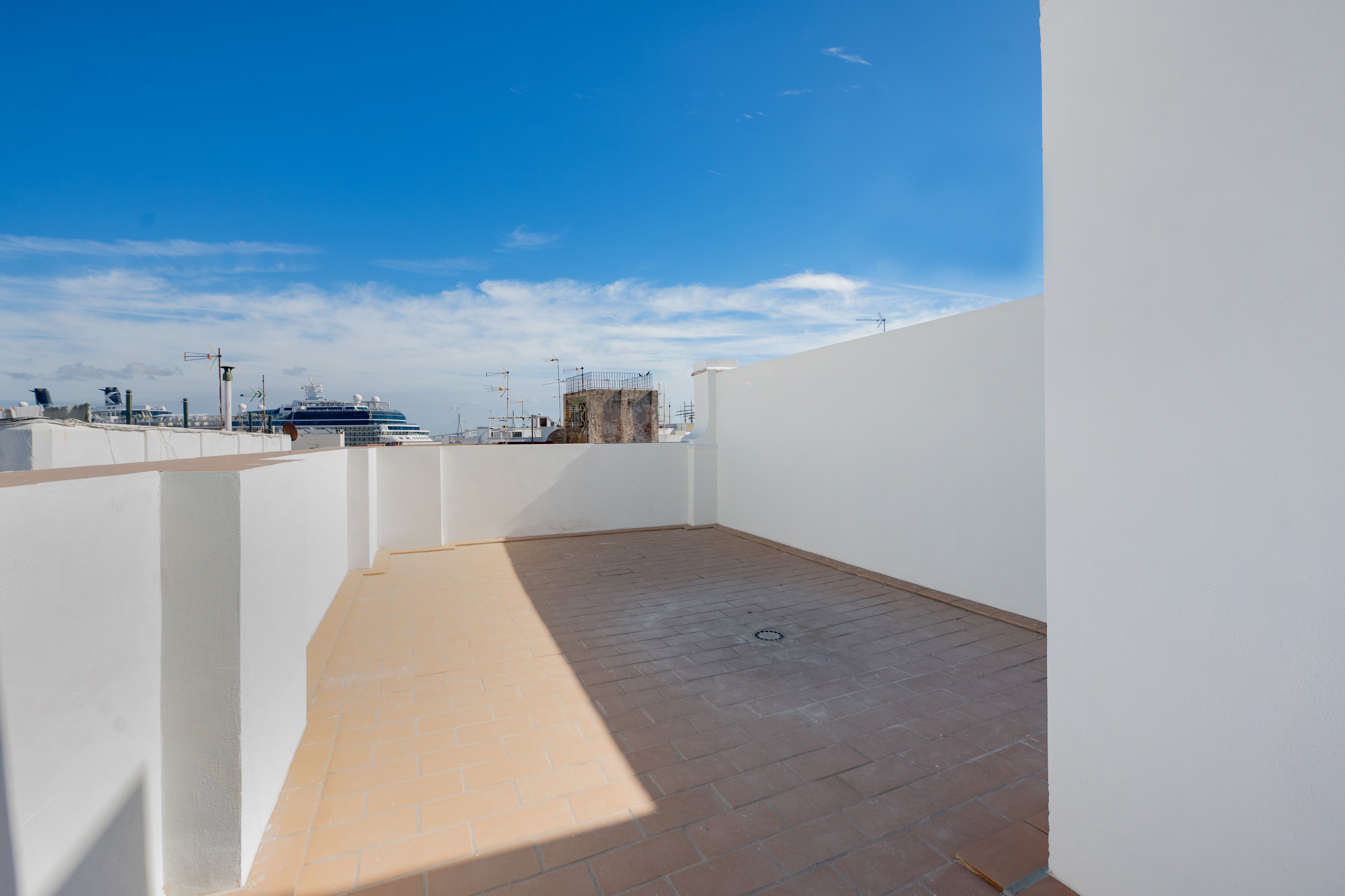 Promoción de obra nueva, Rafael de la Viesca, Cádiz