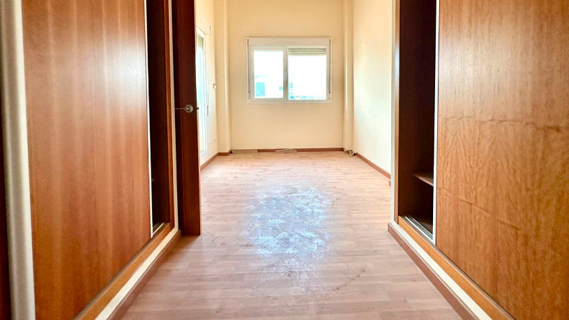Chalet adosado en venta en calle Asteroide