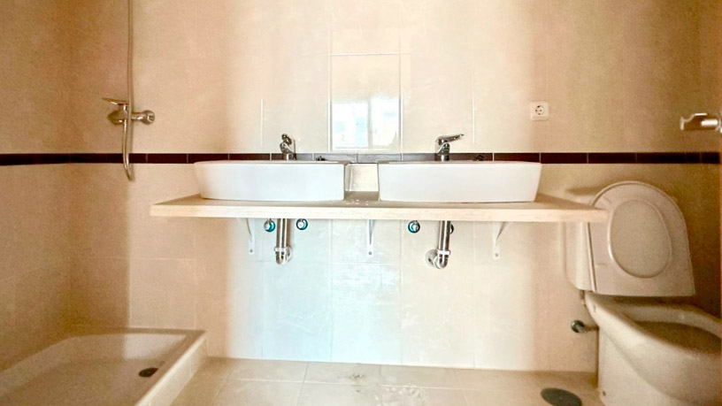 Chalet adosado en venta en calle Asteroide