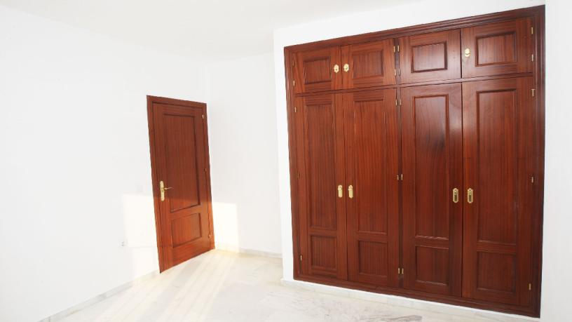 Chalet adosado en venta en calle Pablo Ruiz Picasso