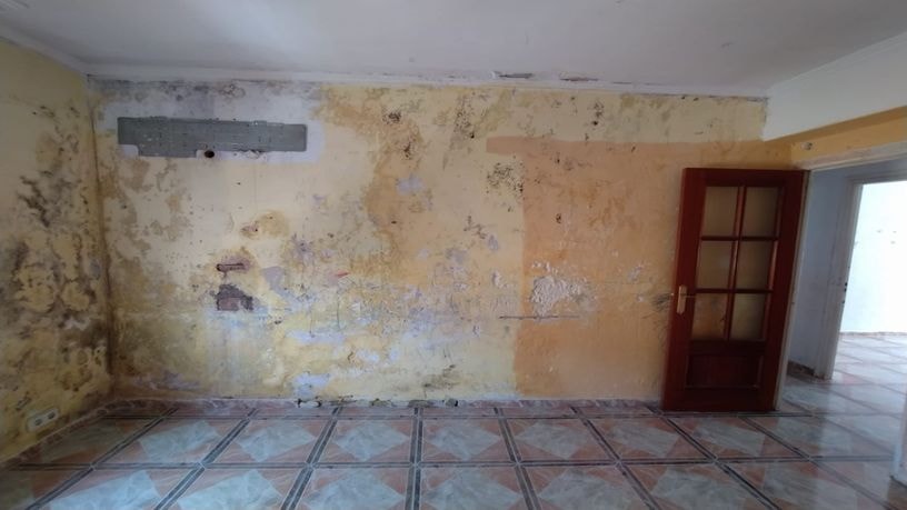 Piso en venta en calle Zuheros