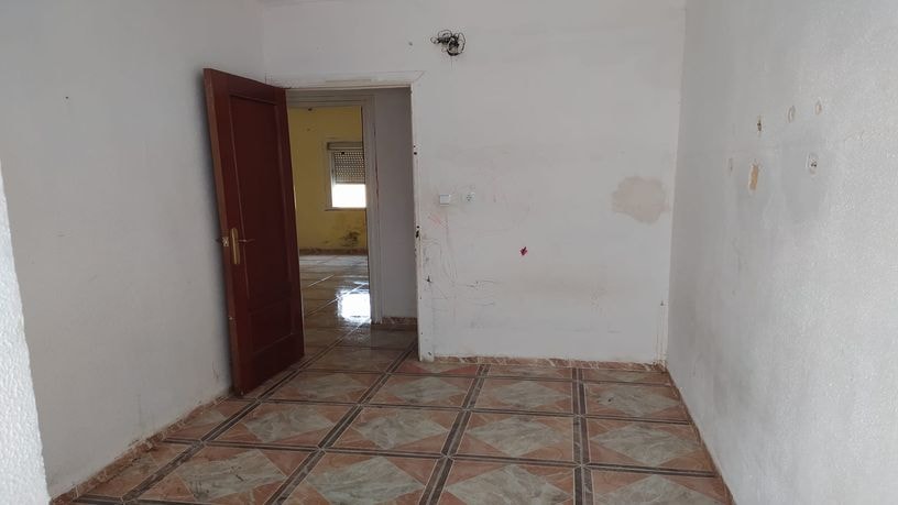 Piso en venta en calle Zuheros