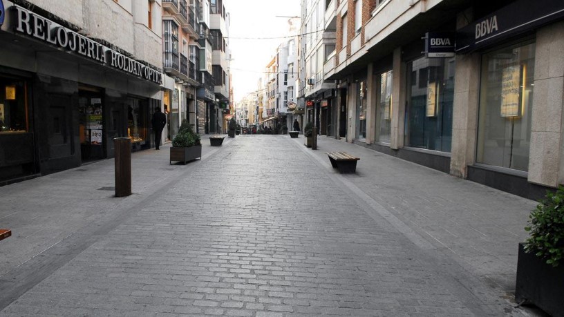 Piso en venta en calle Zuheros