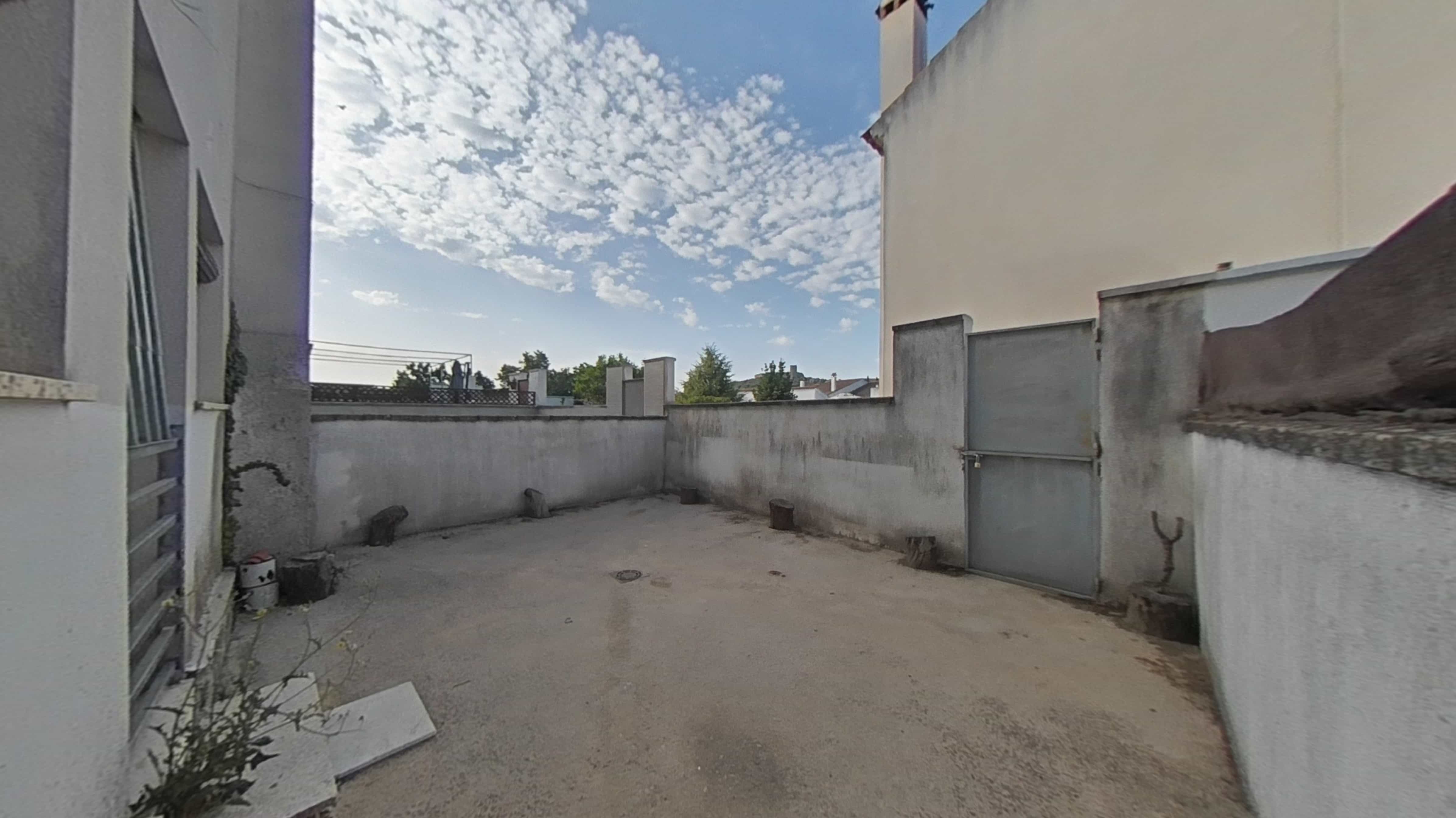 Piso en venta en calle Torrelobaton