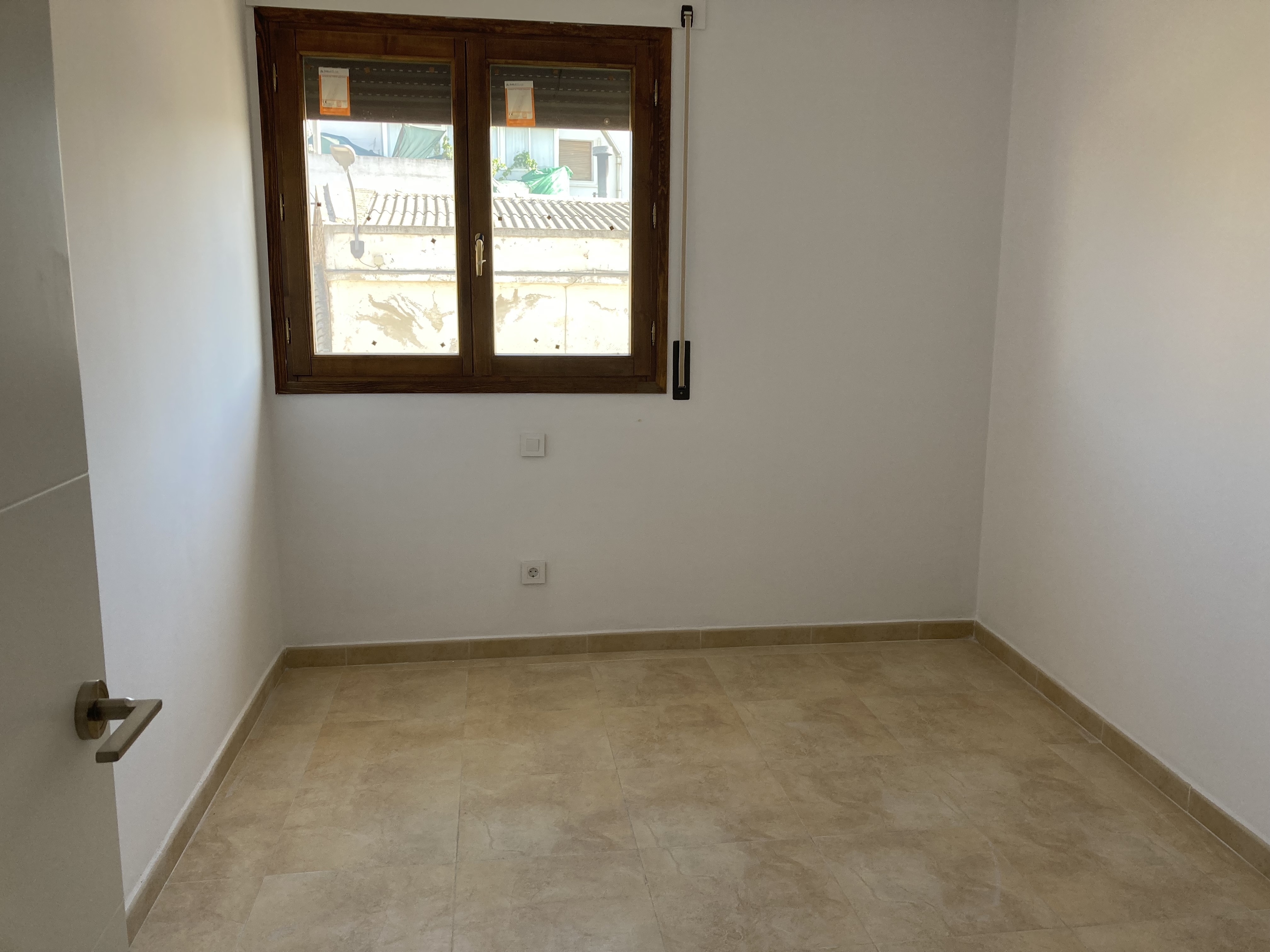 Chalet adosado en venta en calle Arrabal