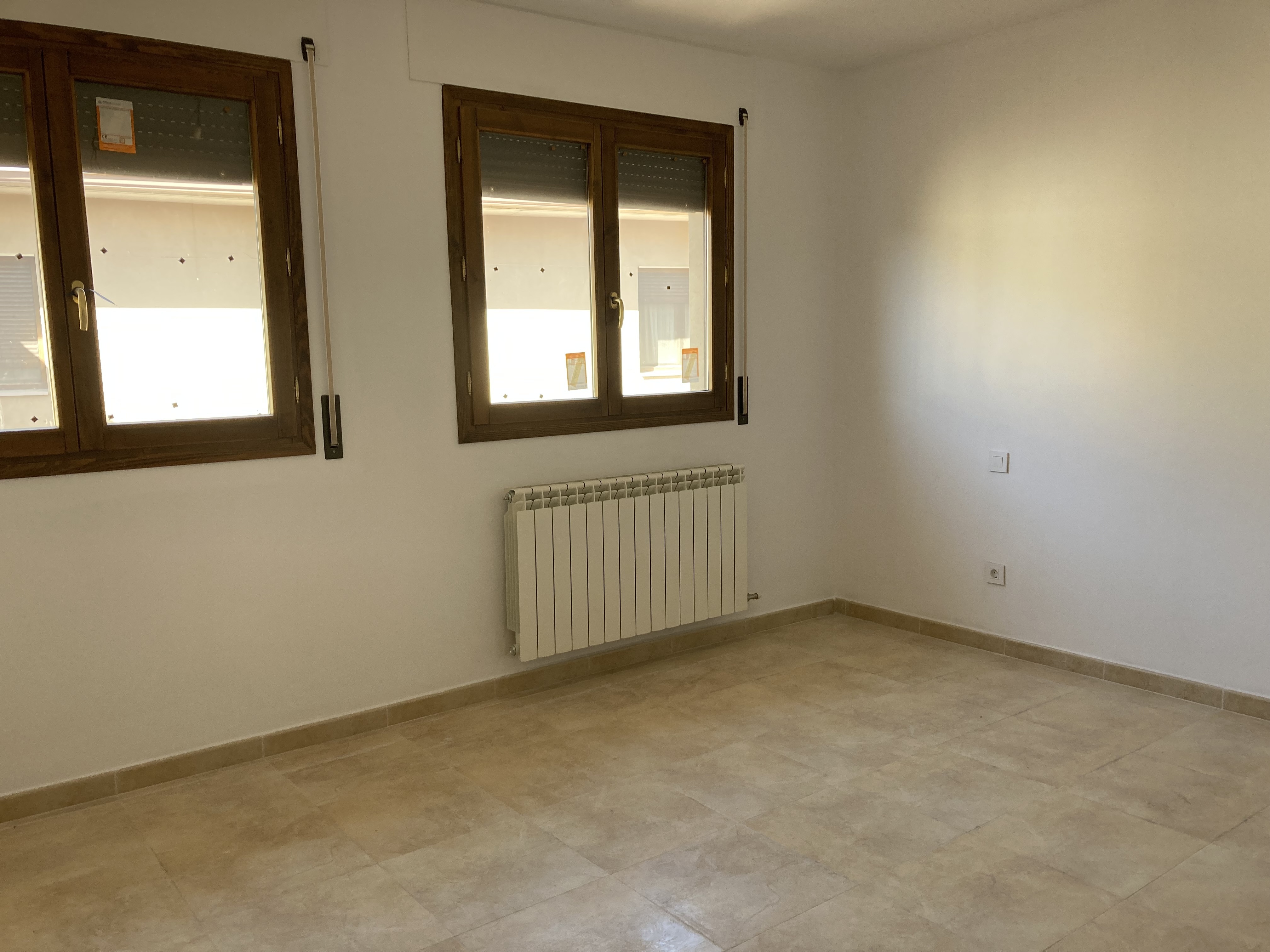Chalet adosado en venta en calle Arrabal