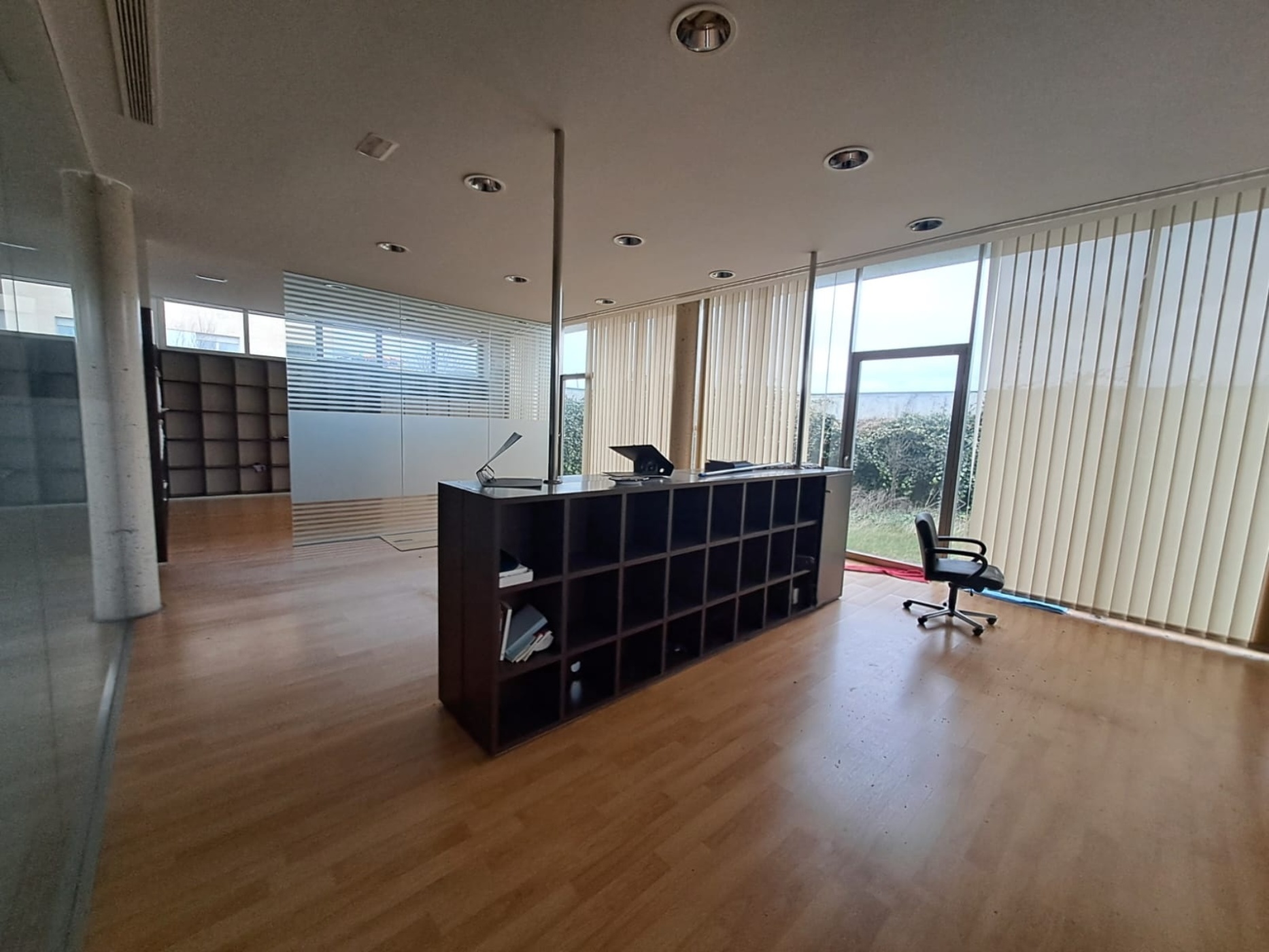 Office Building for sale in calle Jose Luis Sert