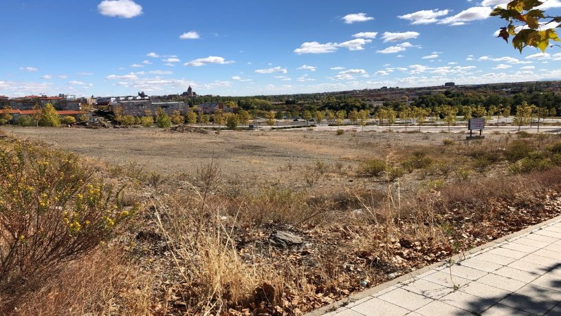 Urban ground for sale in calle Emilio Alarcos