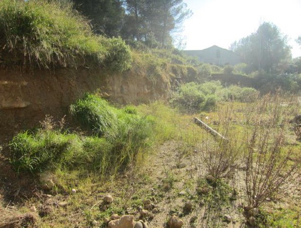 Obra parada en venta en calle Santiago Rusiñol (urb Pedrasanta)