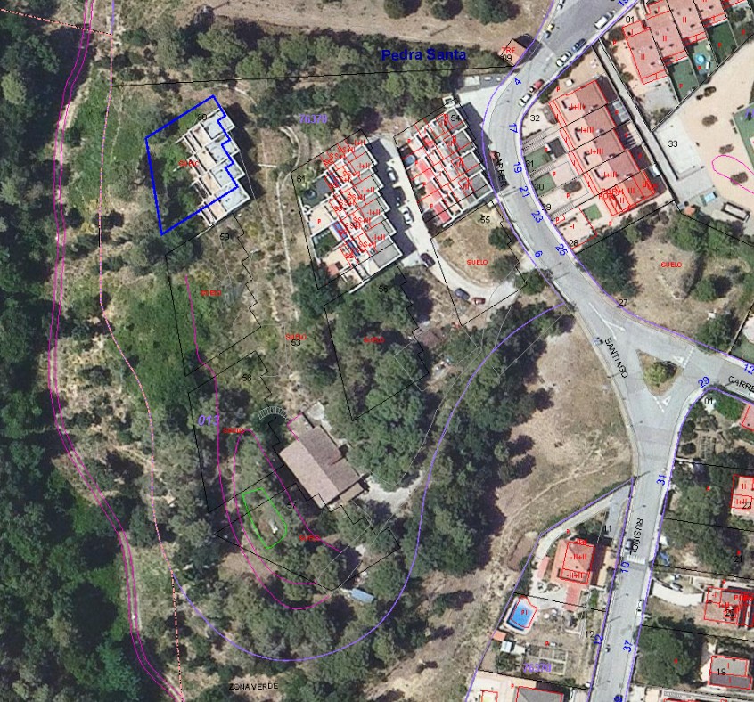 Obra parada en venta en calle Santiago Rusiñol (urb Pedrasanta)
