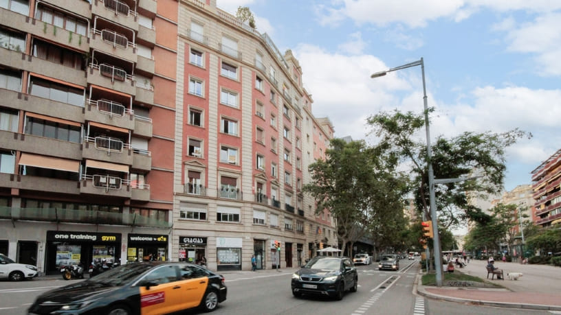Piso en venta en avda Josep Tarradellas