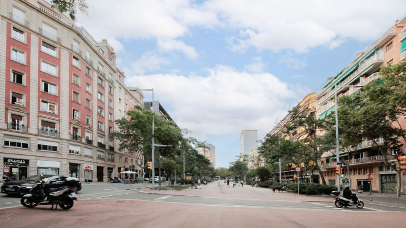 Piso en venta en avda Josep Tarradellas