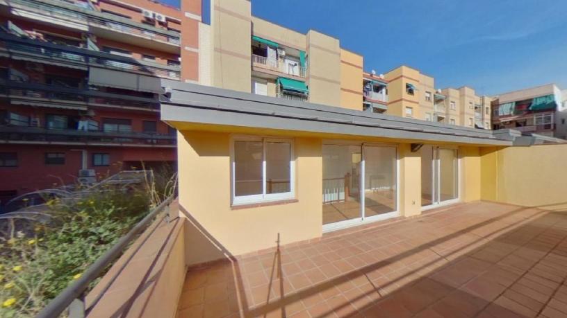 Chalet adosado en venta en calle Jordi Rubio I Balaguer de