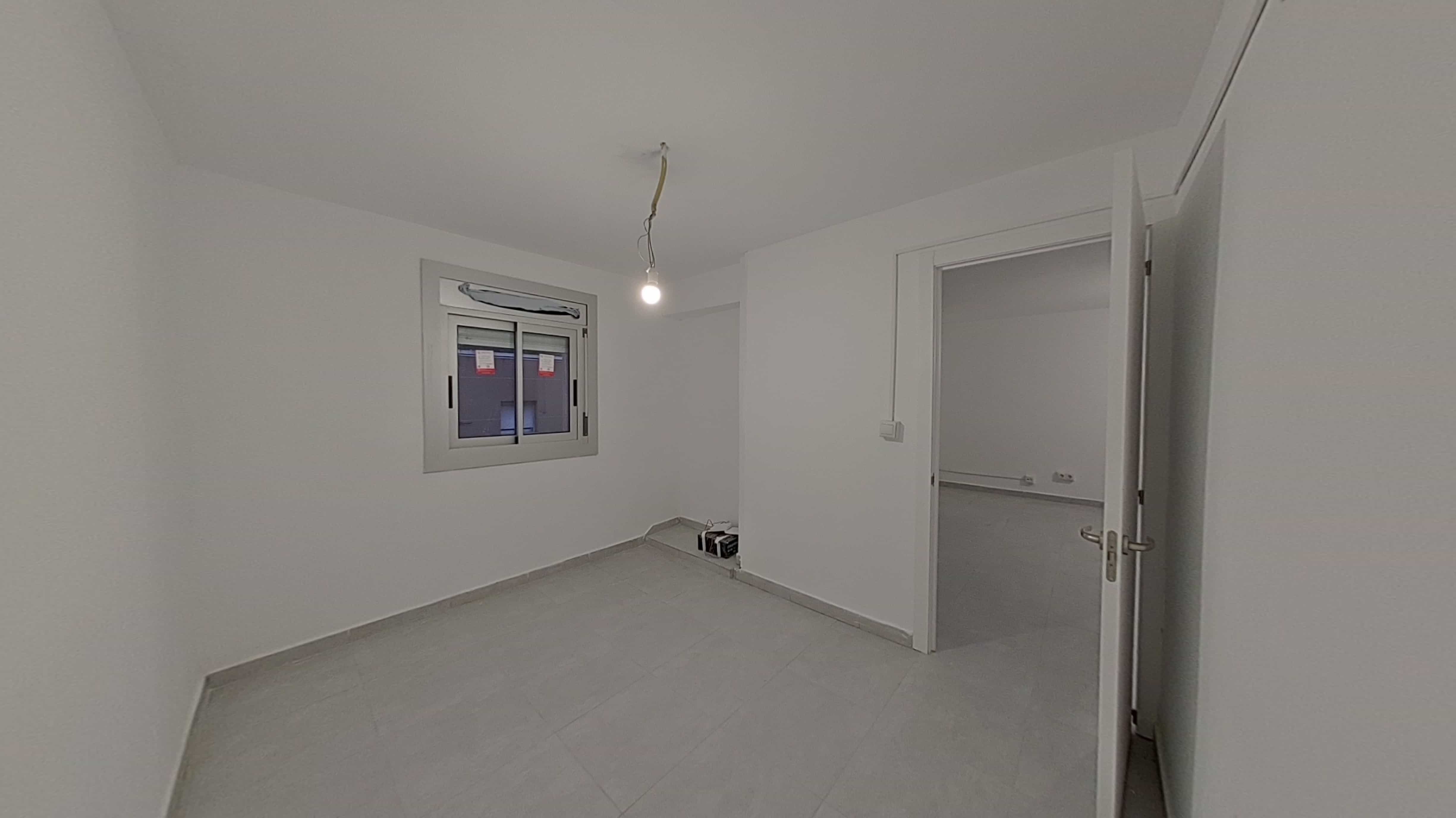 Flat for sale in calle Cova Simanya