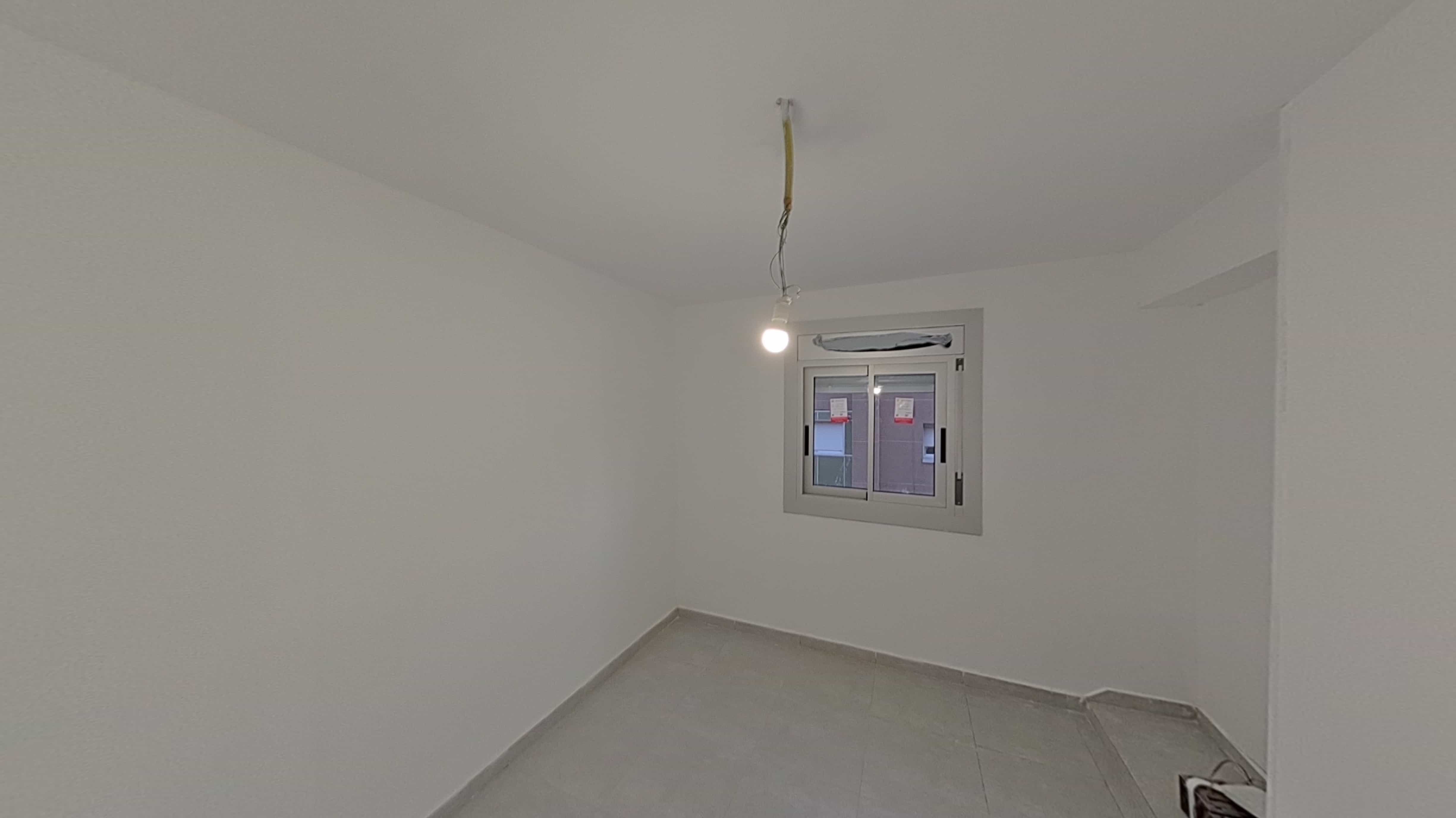 Flat for sale in calle Cova Simanya