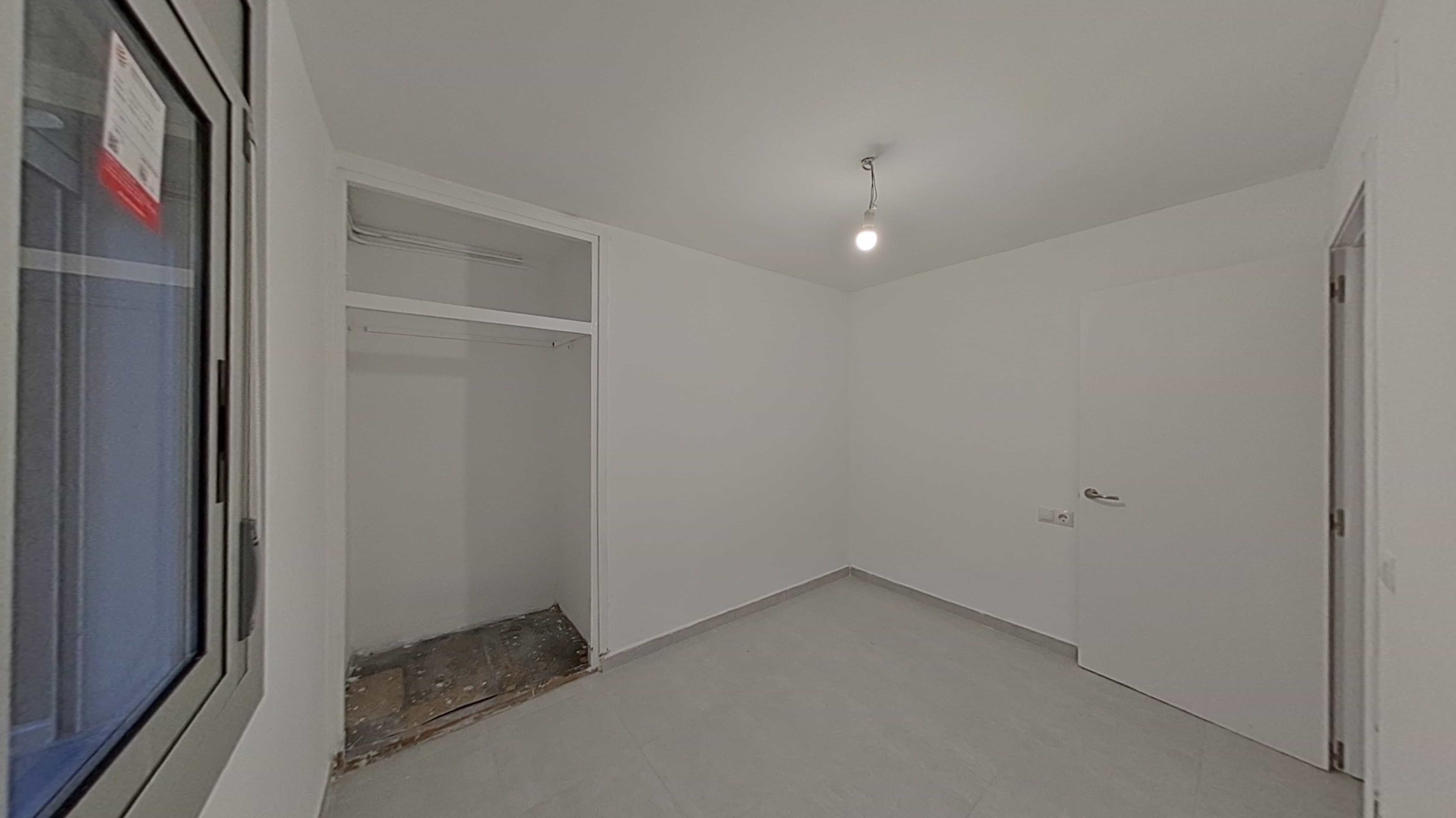 Flat for sale in calle Cova Simanya