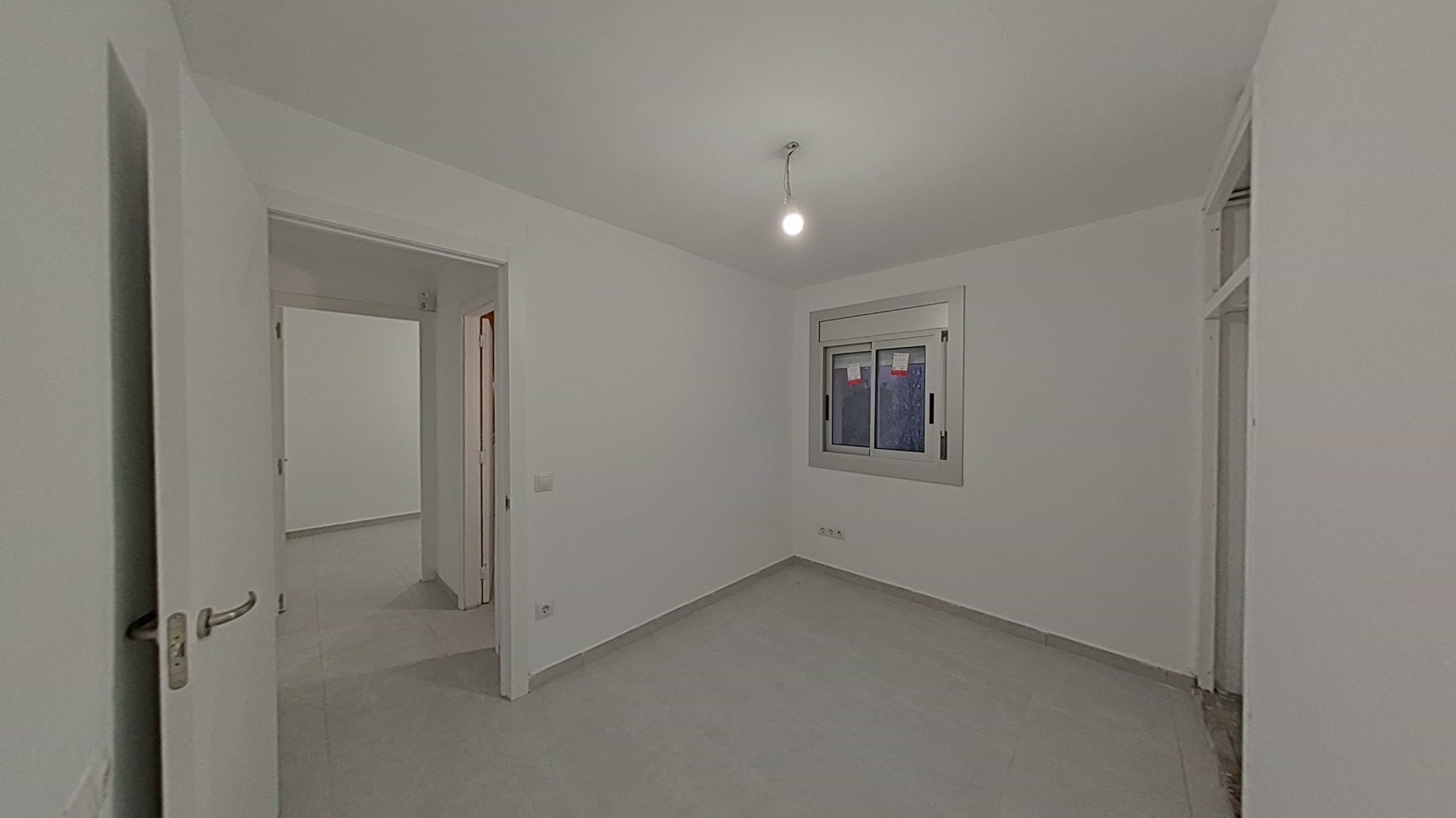 Flat for sale in calle Cova Simanya