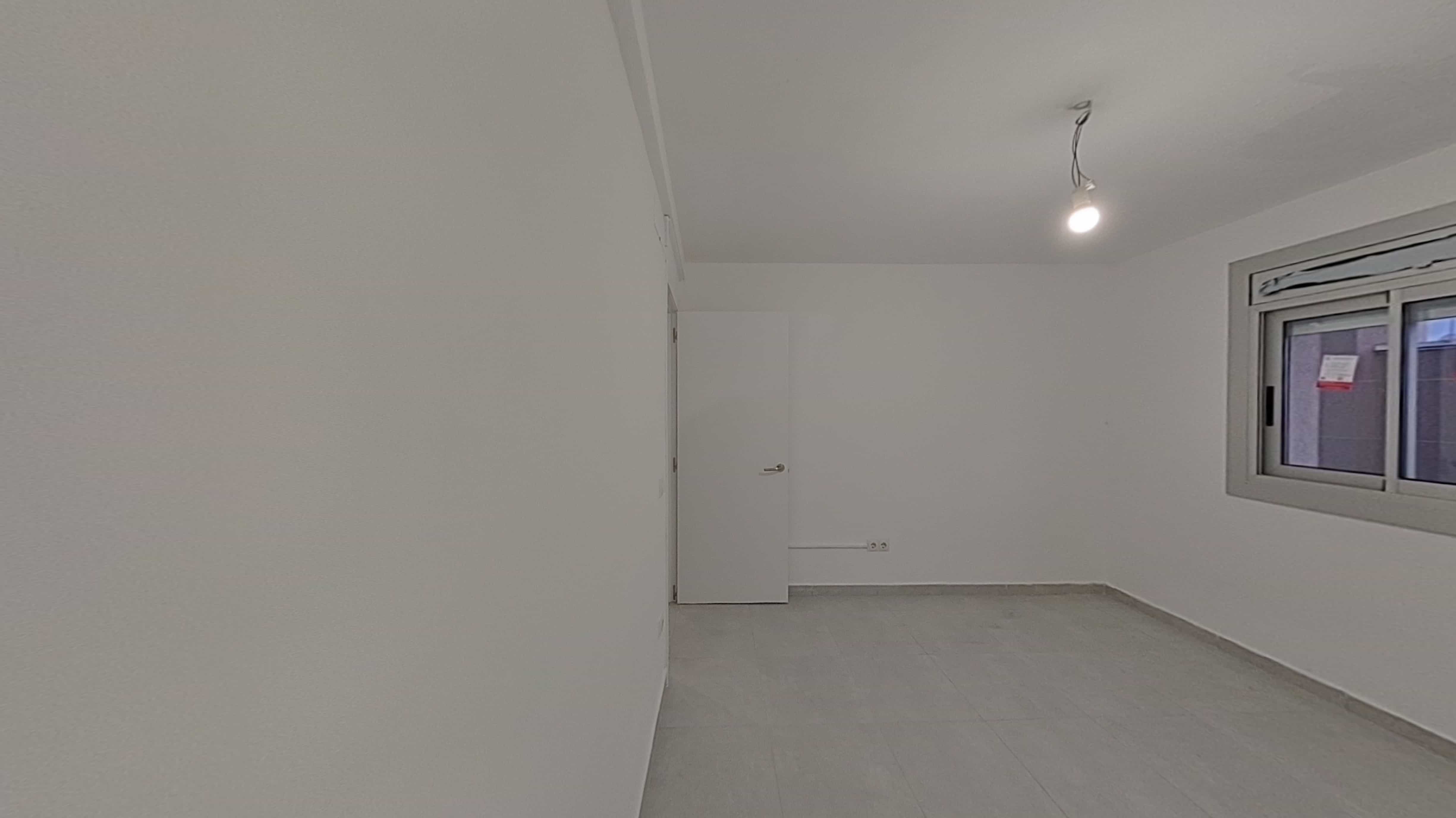 Flat for sale in calle Cova Simanya