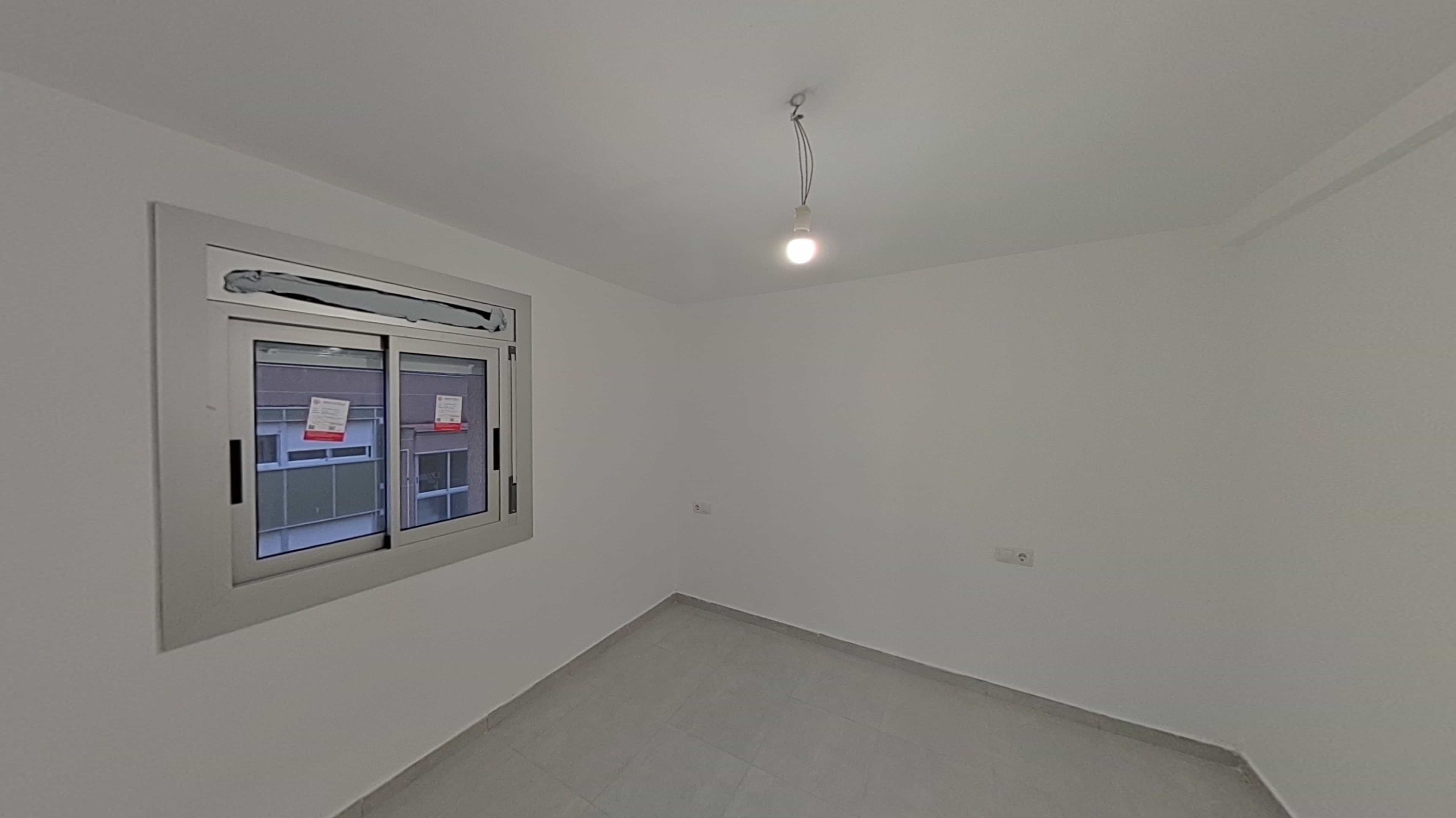 Flat for sale in calle Cova Simanya