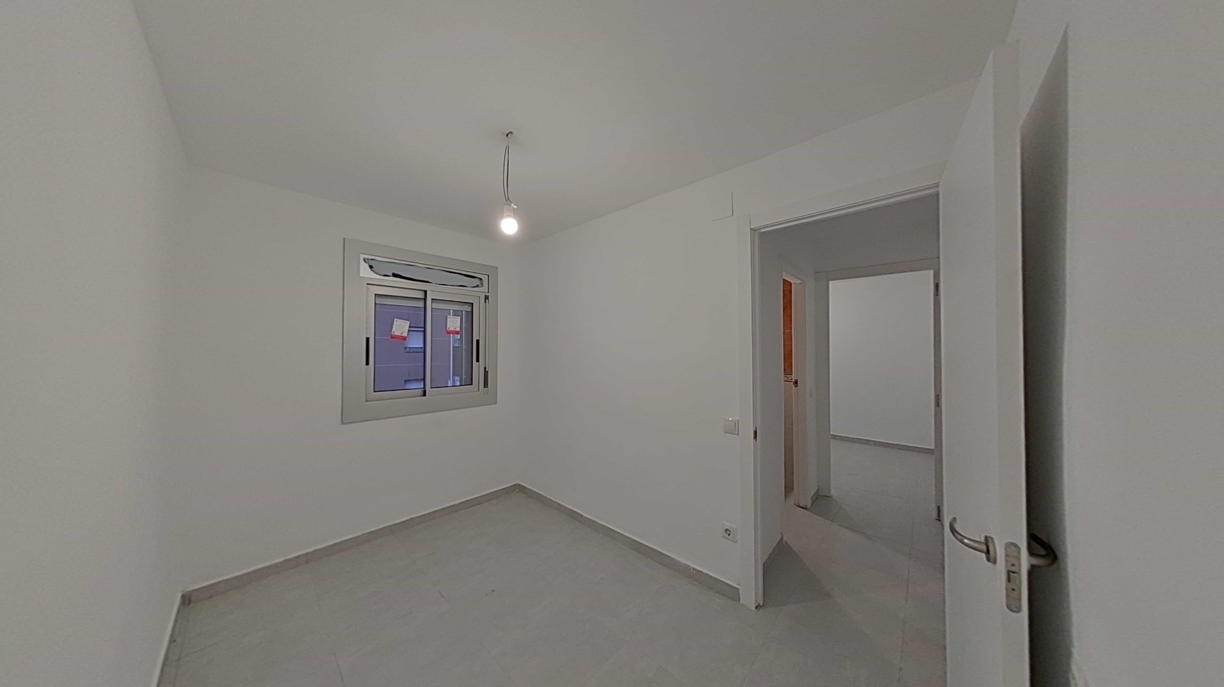Flat for sale in calle Cova Simanya