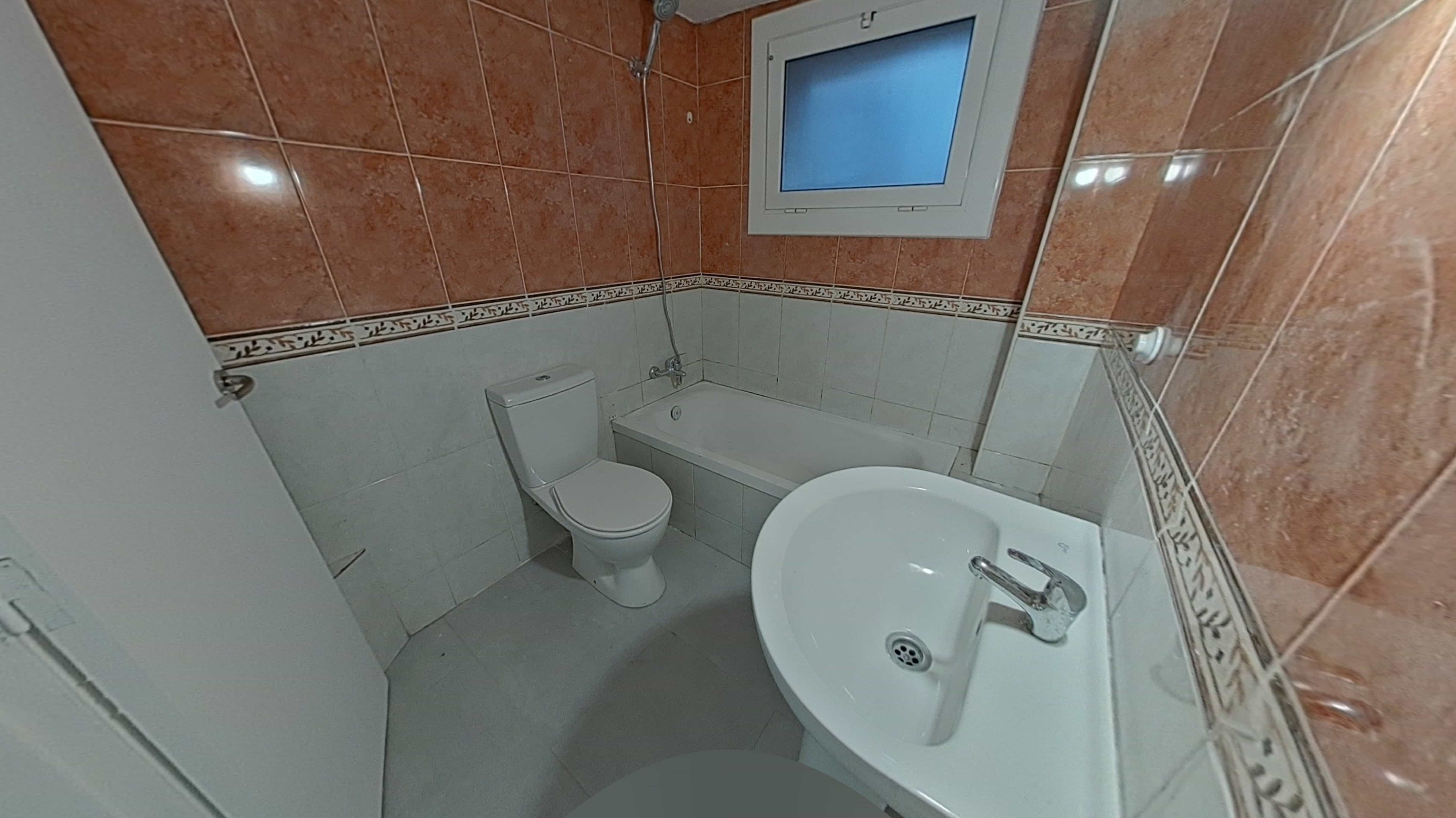 Flat for sale in calle Cova Simanya