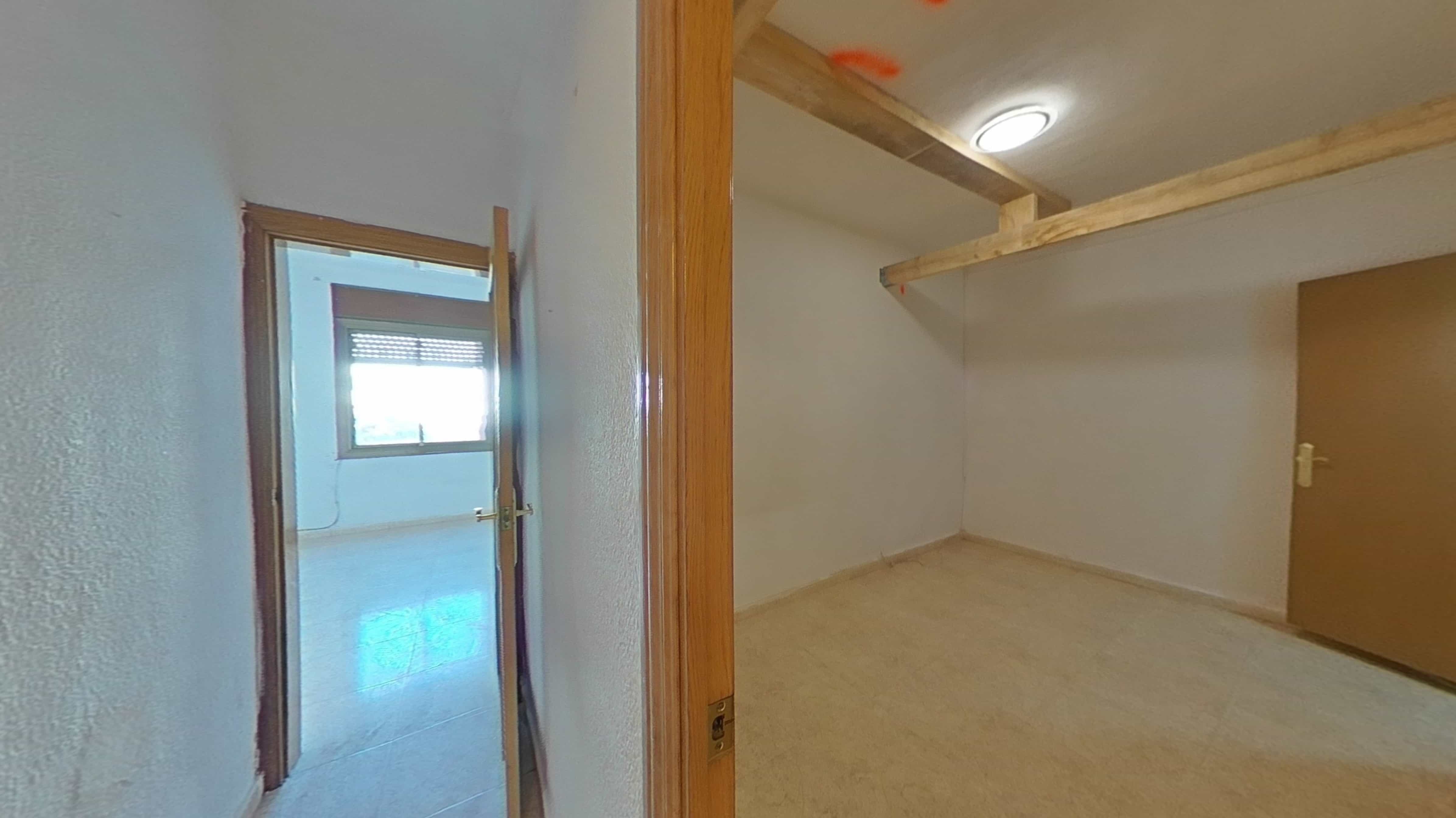 Flat for sale in calle Ausias March