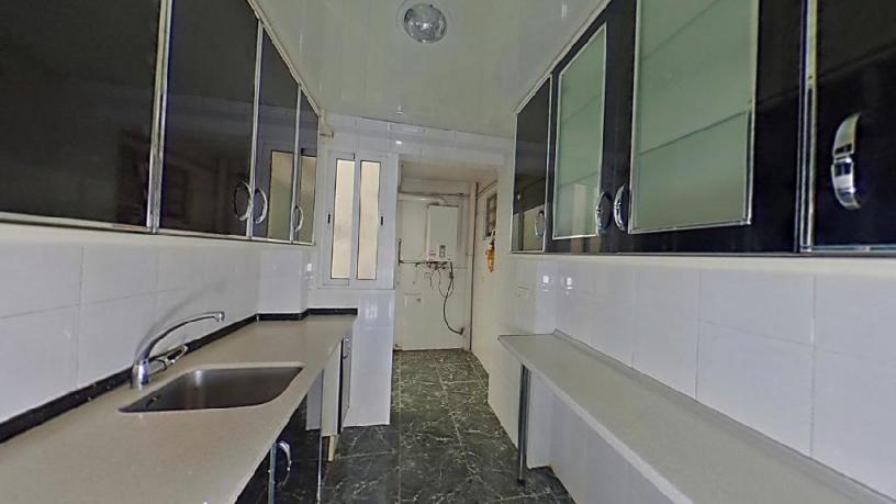 Flat for sale in calle Monturiol