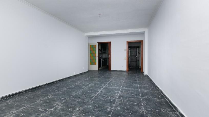 Flat for sale in calle Monturiol