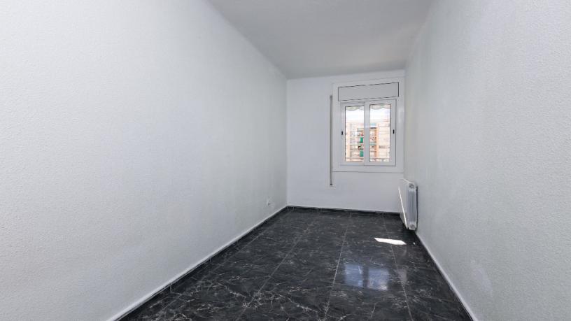 Flat for sale in calle Monturiol