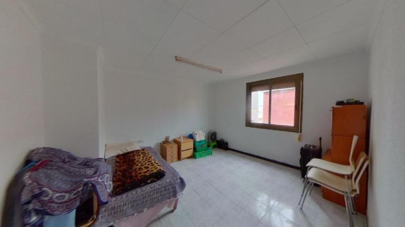 Piso en venta en calle Monturiol