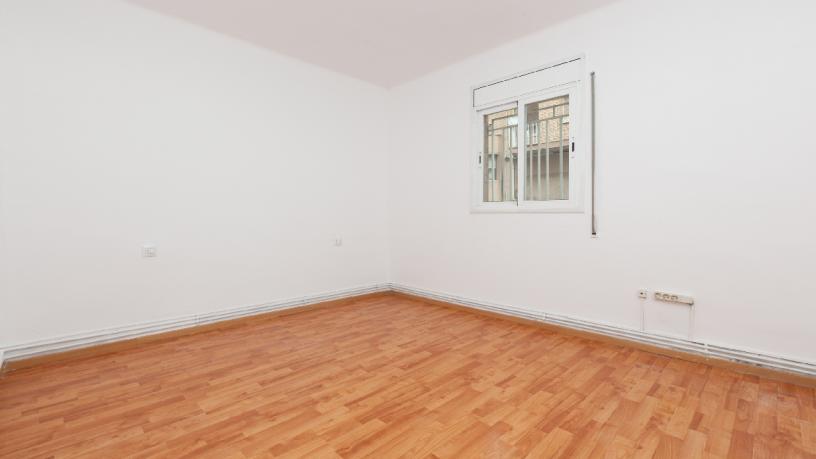 Flat for sale in calle Bages, del