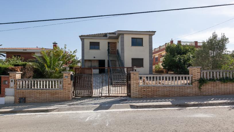 Chalet adosado en venta en avda Can Coral
