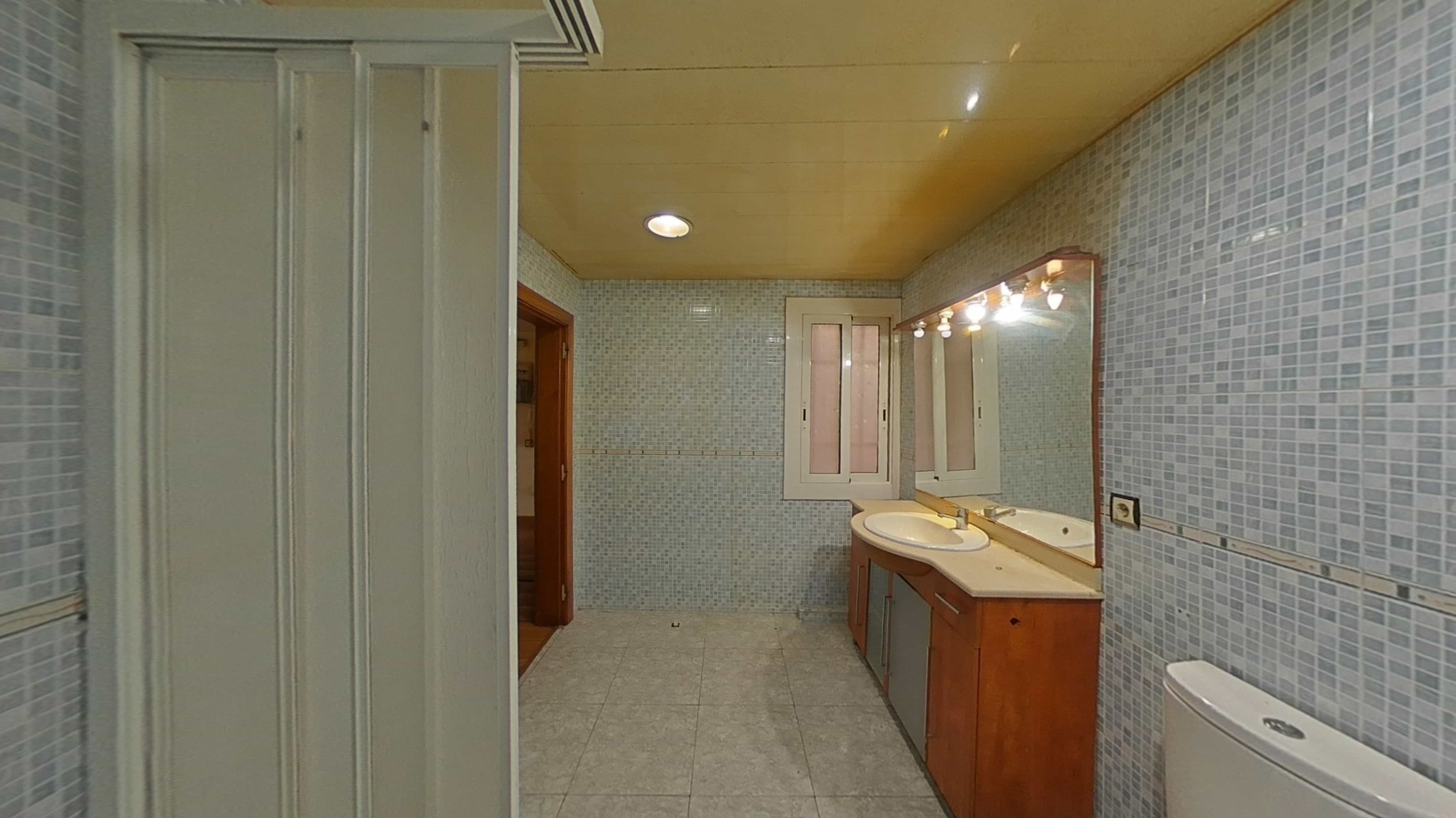 Flat for sale in calle Joaquin Costa