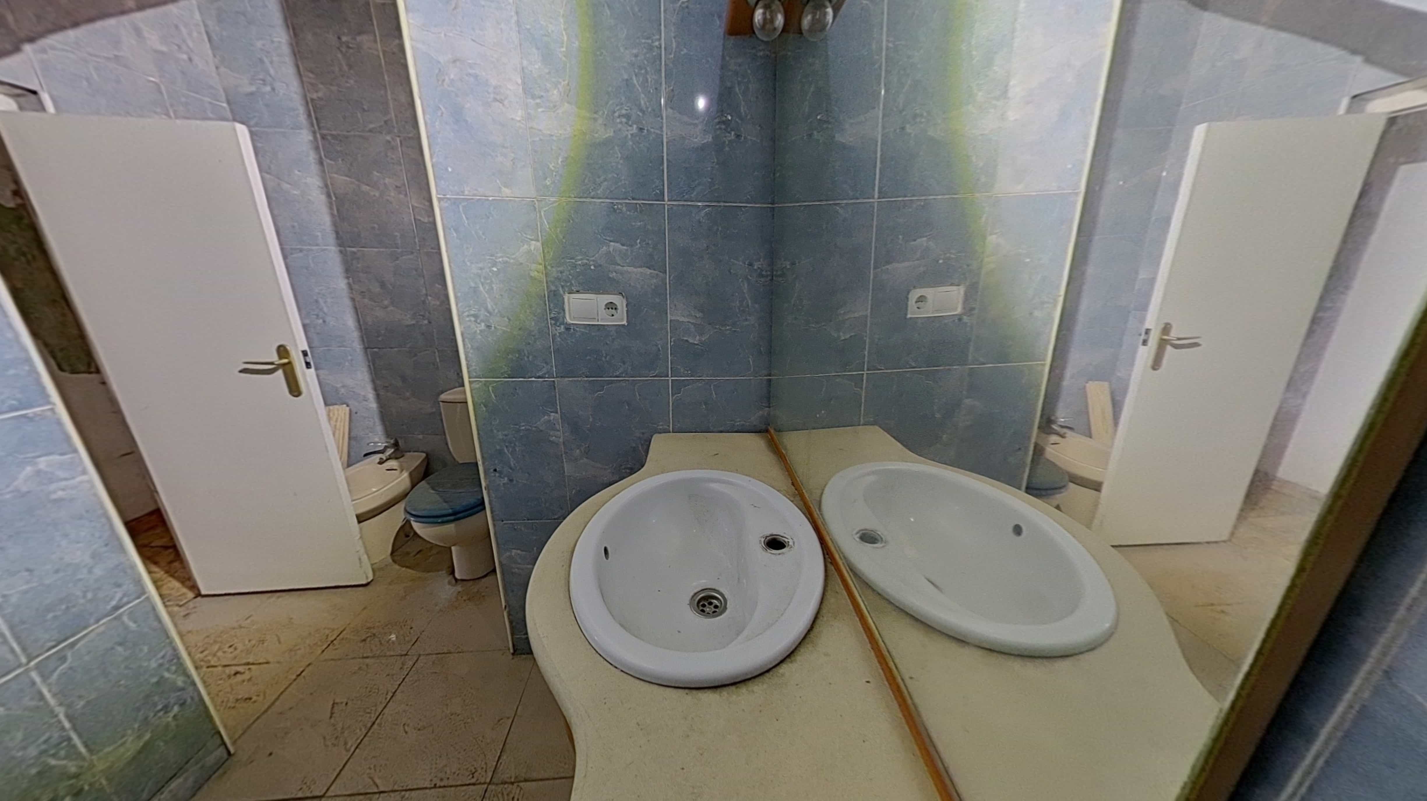 Chalet adosado en venta en calle Palau Solita