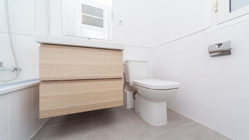 Flat for sale in calle Vallirana