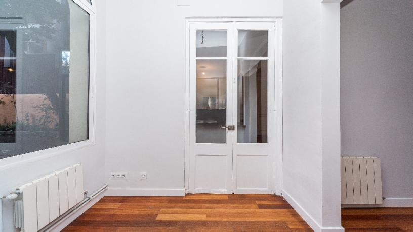 Flat for sale in calle Vallirana